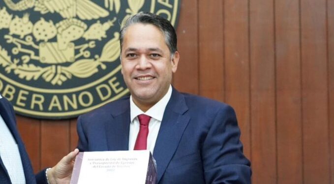 Exsecretario de Finanzas de Sinaloa se entrega a autoridades de EU por caso ligado a Los Chapitos