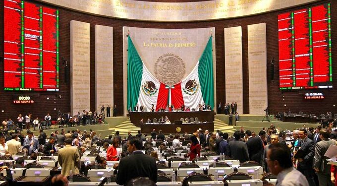 Diputados aplazan elección judicial a 2028 y desatan debate por posible reelección en el TEPJF