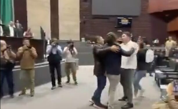Diputados de Morena y PRI protagonizan conato de pelea en San Lázaro durante debate electoral