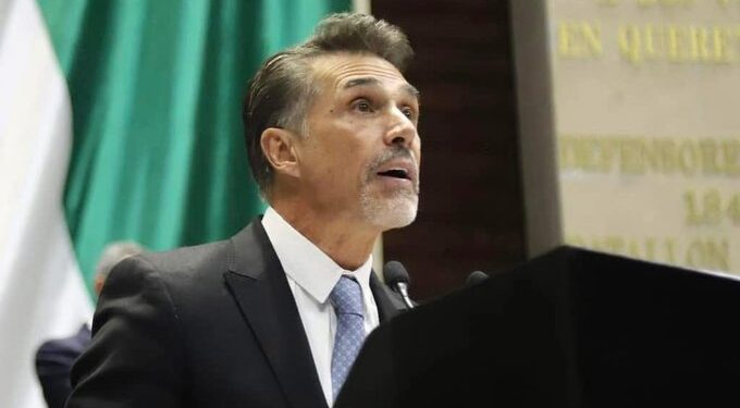 Sergio Mayer renuncia a Morena y deja abierto su futuro político