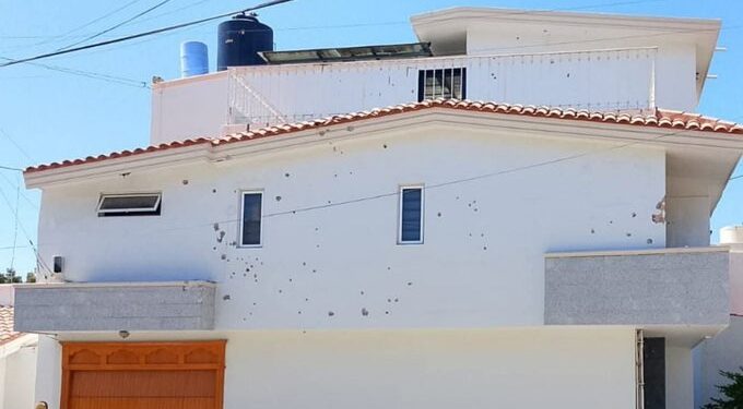Ataque armado sacude antigua vivienda ligada a Rocha Moya en Culiacán