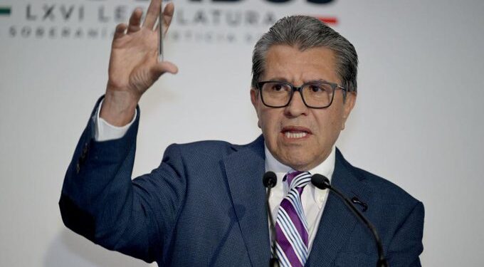 Monreal exige transparentar expedientes de aspirantes al INE
