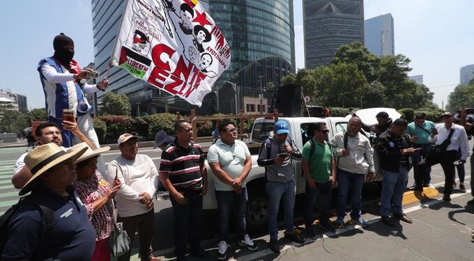 CNTE endurece movilizaciones; continuará plantón en CDMX tras reunión sin acuerdos con el Gobierno