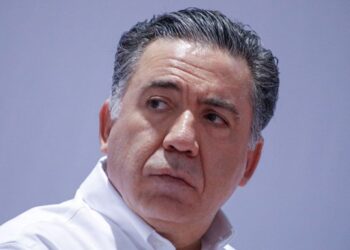 Enrique Inzunza comparece ante la FGR por investigación ligada a acusaciones de EU