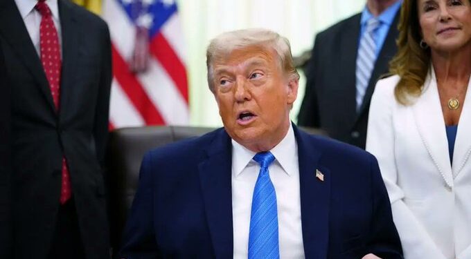 Trump amenaza con replantear el T-MEC y endurece discurso comercial contra México y Canadá