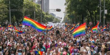 Marchas del Orgullo LGBTI+ congregan a miles de personas en distintas ciudades del mundo