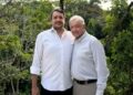 AMLO reaparece junto a su hijo Andrés Manuel López Beltrán en una nueva fotografía difundida en redes