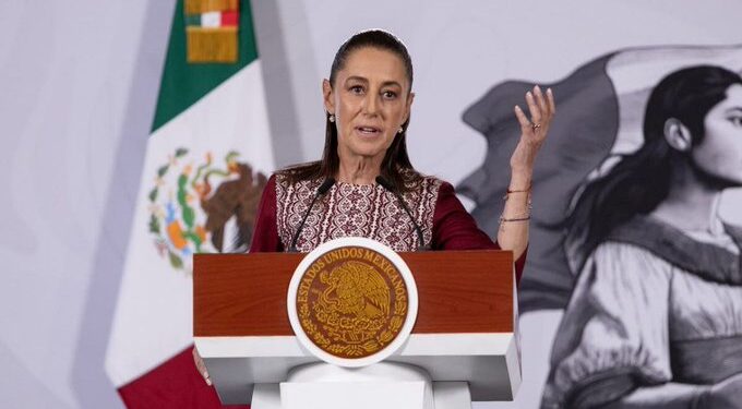 Sheinbaum fija postura sobre Colombia, defiende el T-MEC y destaca reducción en precios durante la mañanera