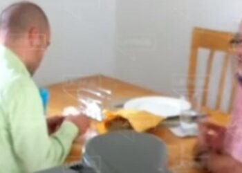 INE concluye que no pudo acreditarse uso electoral de recursos entregados a Martín López Obrador