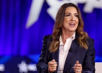 Sara Carter advierte que Estados Unidos perseguirá a funcionarios que colaboren con cárteles