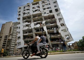 Más de 50 mil personas permanecen desaparecidas tras los terremotos en Venezuela; suman 920 fallecidos