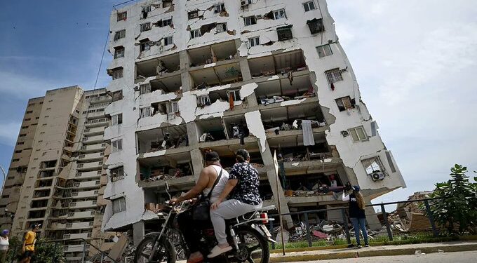 Más de 50 mil personas permanecen desaparecidas tras los terremotos en Venezuela; suman 920 fallecidos