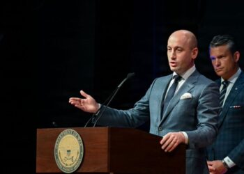 Stephen Miller insiste en amenaza de cárteles mexicanos y respalda medidas de seguridad de EU