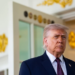 Trump asegura que responderá con máxima fuerza militar si Irán atenta contra su vida