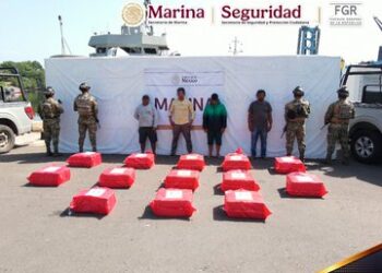 Marina incauta 1.2 toneladas de cocaína frente a Chiapas; ocho detenidos, entre ellos cuatro extranjeros