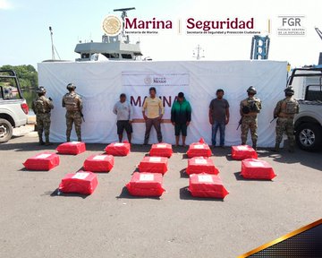 Marina incauta 1.2 toneladas de cocaína frente a Chiapas; ocho detenidos, entre ellos cuatro extranjeros