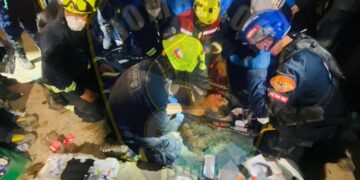Venezuela mantiene intensa búsqueda de sobrevivientes; rescatan a un hombre tras ocho días y continúa operativo para salvar a un niño