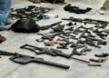 Estados Unidos decomisa 138 armas que serían traficadas a México; embajador Ronald Johnson destaca operativo conjunto