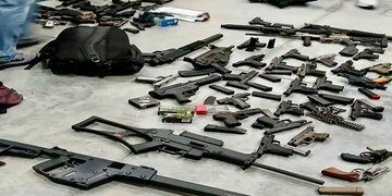 Estados Unidos decomisa 138 armas que serían traficadas a México; embajador Ronald Johnson destaca operativo conjunto