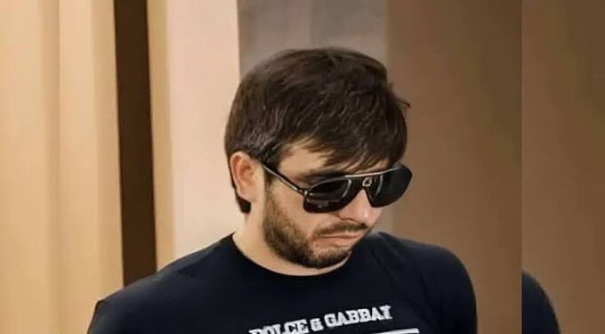 Cae presunto jefe de plaza de Los Chapitos; aseguran armas, granadas y droga en Sinaloa