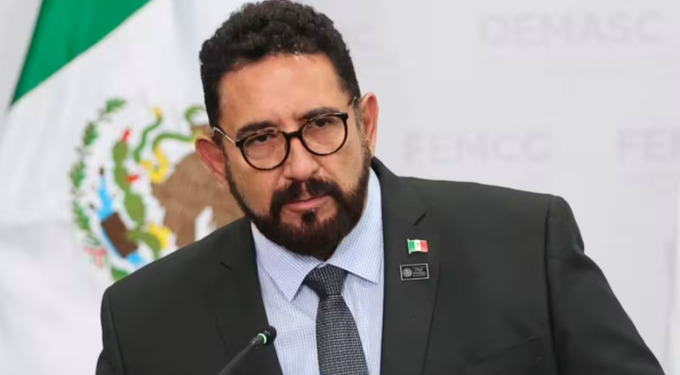 Renuncia Ulises Lara; FGR inicia proceso para designar a un nuevo fiscal especial