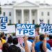 Juez mantiene vigentes los permisos de trabajo para miles de migrantes protegidos por el TPS