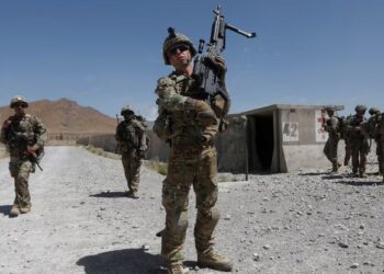 Irán anuncia pago por capturar o matar soldados de EU y rechaza tomar Ormuz por la fuerza