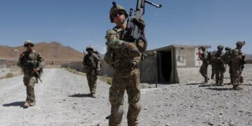 Irán anuncia pago por capturar o matar soldados de EU y rechaza tomar Ormuz por la fuerza