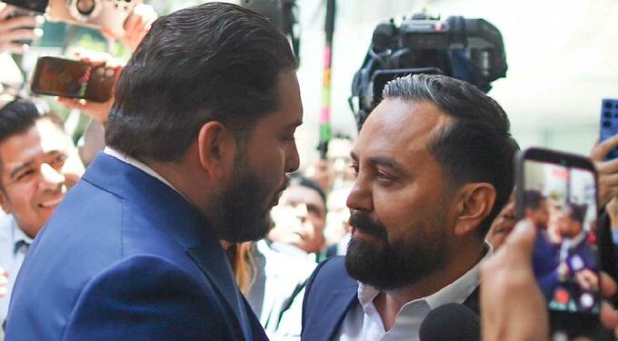 Empujones e insultos marcan enfrentamiento entre PRI y Morena