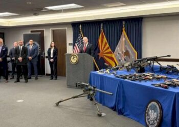 Estados Unidos desmantela célula dedicada al contrabando de armas hacia México