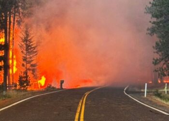 Incendios forestales complican las elecciones primarias en Washington; más de 65 mil personas fueron evacuadas