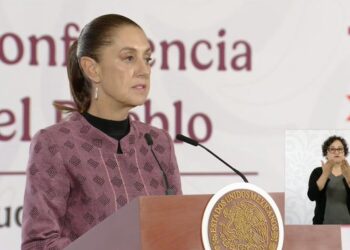 Sheinbaum anuncia más lugares en bachillerato y debate nacional sobre celulares en escuelas
