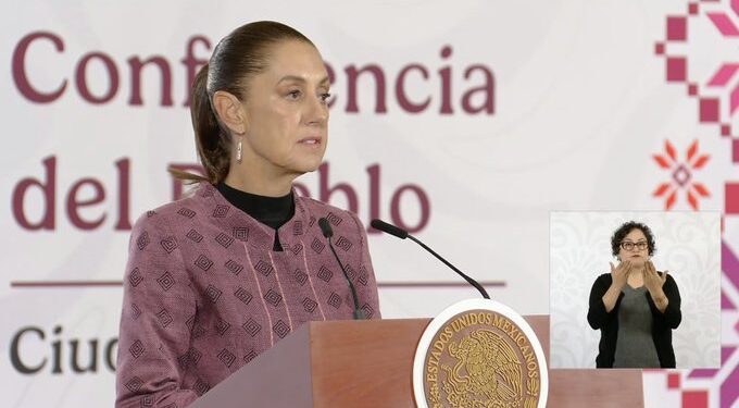 Sheinbaum anuncia más lugares en bachillerato y debate nacional sobre celulares en escuelas