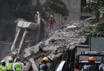 Demolición provoca desplome de inmueble en Río Becerra; reportan daños materiales
