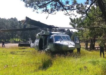 Helicóptero de gobernador de Chiapas cambia de rumbo y aterriza de emergencia en Pantepec