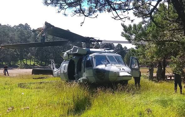 Helicóptero de gobernador de Chiapas cambia de rumbo y aterriza de emergencia en Pantepec