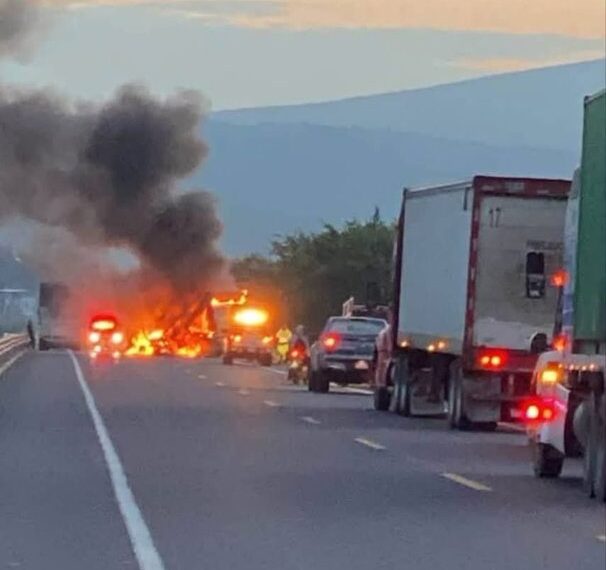 Michoacán se moviliza tras operativo federal: reportan bloqueos y vehículos incendiados