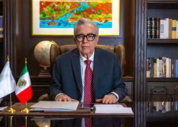 Rocha Moya vuelve a la gubernatura de Sinaloa en medio de críticas y presión internacional