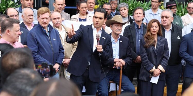 Ernesto Ruffo suma nuevos amparos mientras su defensa cuestiona las medidas cautelares