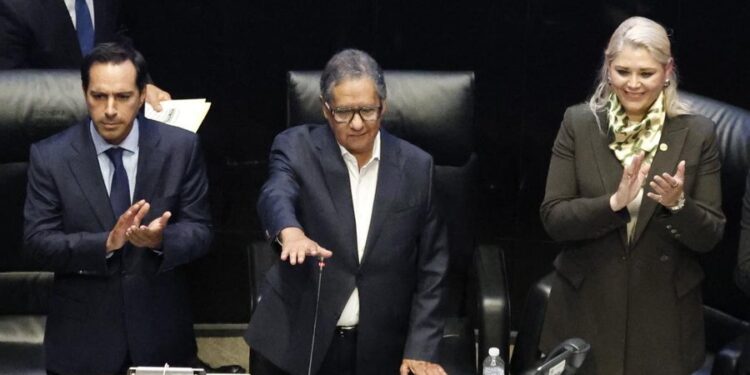 Higinio Martínez encabeza el Senado y promete respeto a todas las fuerzas políticas