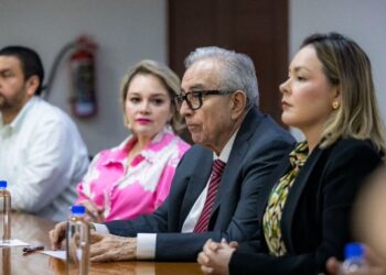 Monreal pide a Rocha Moya solicitar otra licencia y dejar que la FGR concluya la investigación