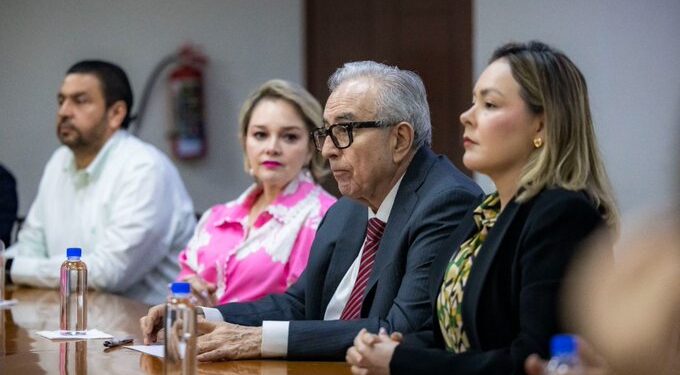 Monreal pide a Rocha Moya solicitar otra licencia y dejar que la FGR concluya la investigación