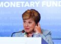 FMI alerta por deuda e inflación pese a resistencia de la economía mundial