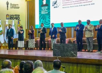 Tecnología en las aulas: SEP busca equilibrio entre aprendizaje y protección de menores