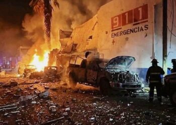Noche de violencia en Zacatecas: coche bomba explota frente a comandancia de Ojocaliente