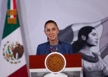 Sheinbaum aborda apoyo a Colombia, registro de celulares y críticas del PRI durante su mañanera