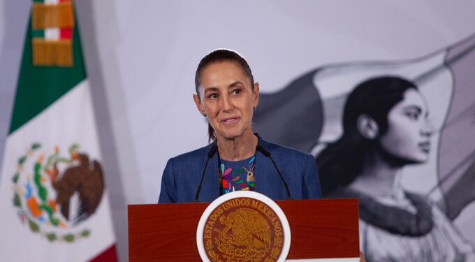 Sheinbaum aborda apoyo a Colombia, registro de celulares y críticas del PRI durante su mañanera