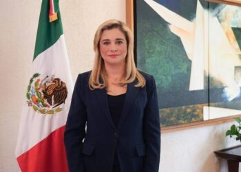 Maru Campos acusa amenazas contra su familia; Sheinbaum afirma que no existe persecución política