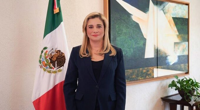 Maru Campos acusa amenazas contra su familia; Sheinbaum afirma que no existe persecución política