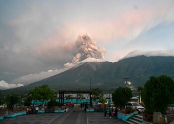 Erupción del Volcán de Fuego pone en alerta a Guatemala y mantiene en vigilancia a Chiapas